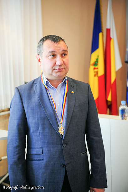 victor său