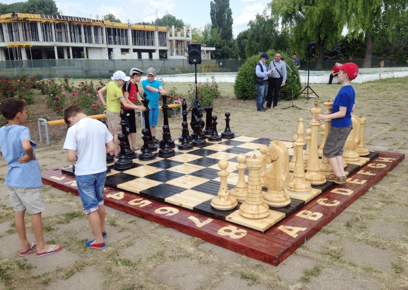 Tabla-de-sah-ungheni