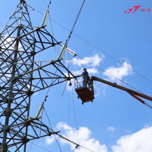 Î.S. Moldelectrica a finalizat lucrările de instalare a pilonilor din re...