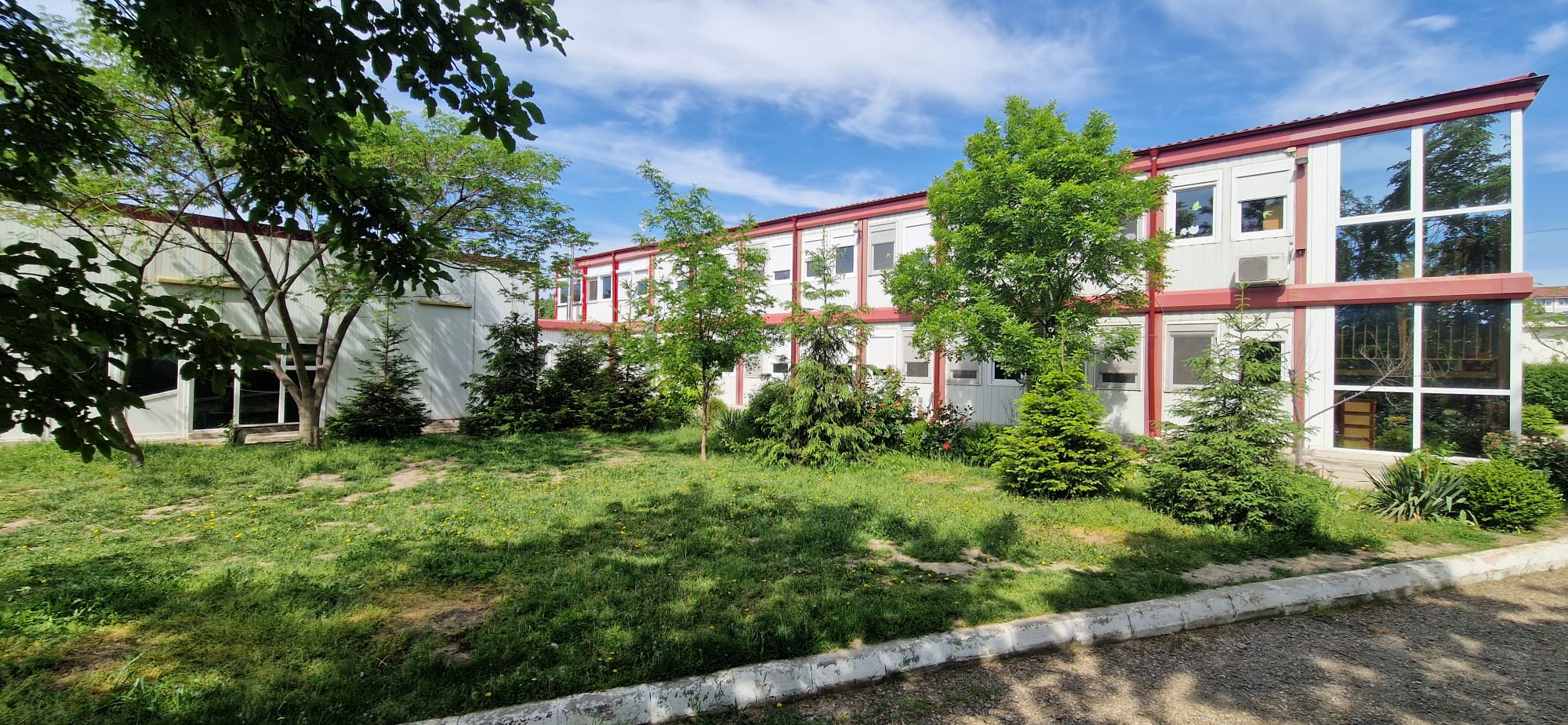 Foto 1. Școala Româno-Britanică, municipiul Galați, România