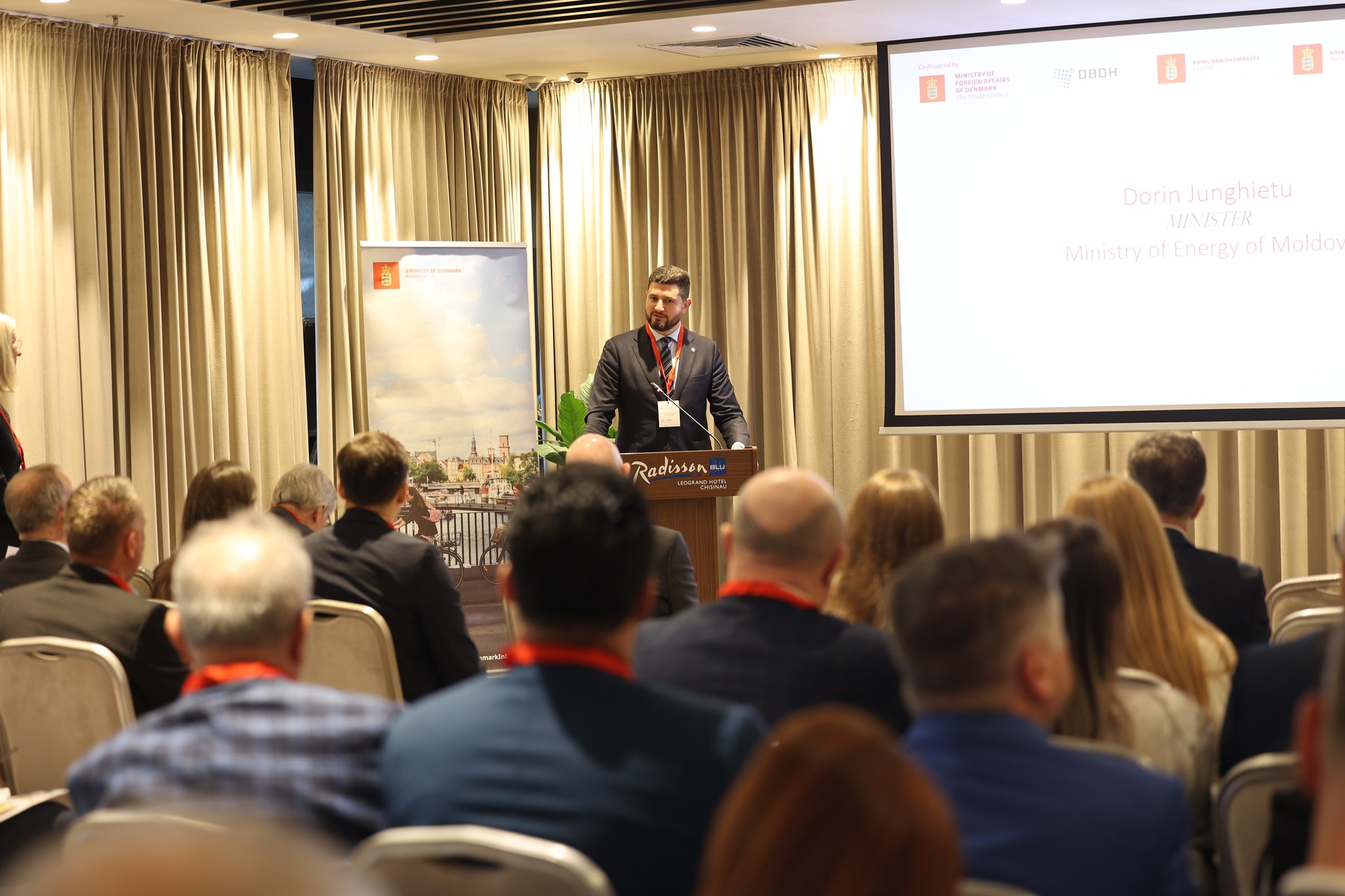 584123077_823613300664316_8876087540126638774_n