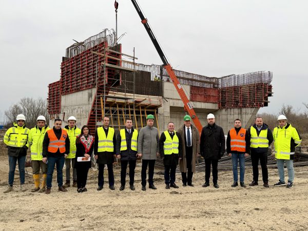 590905544_862873156126887_3695400281782365354_n