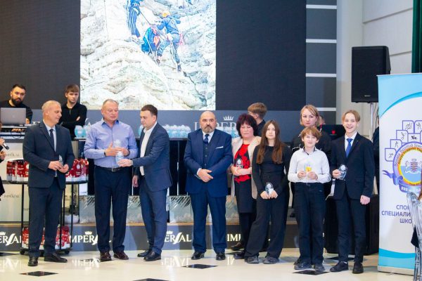 600325929_900655165970620_7904259764579879317_n