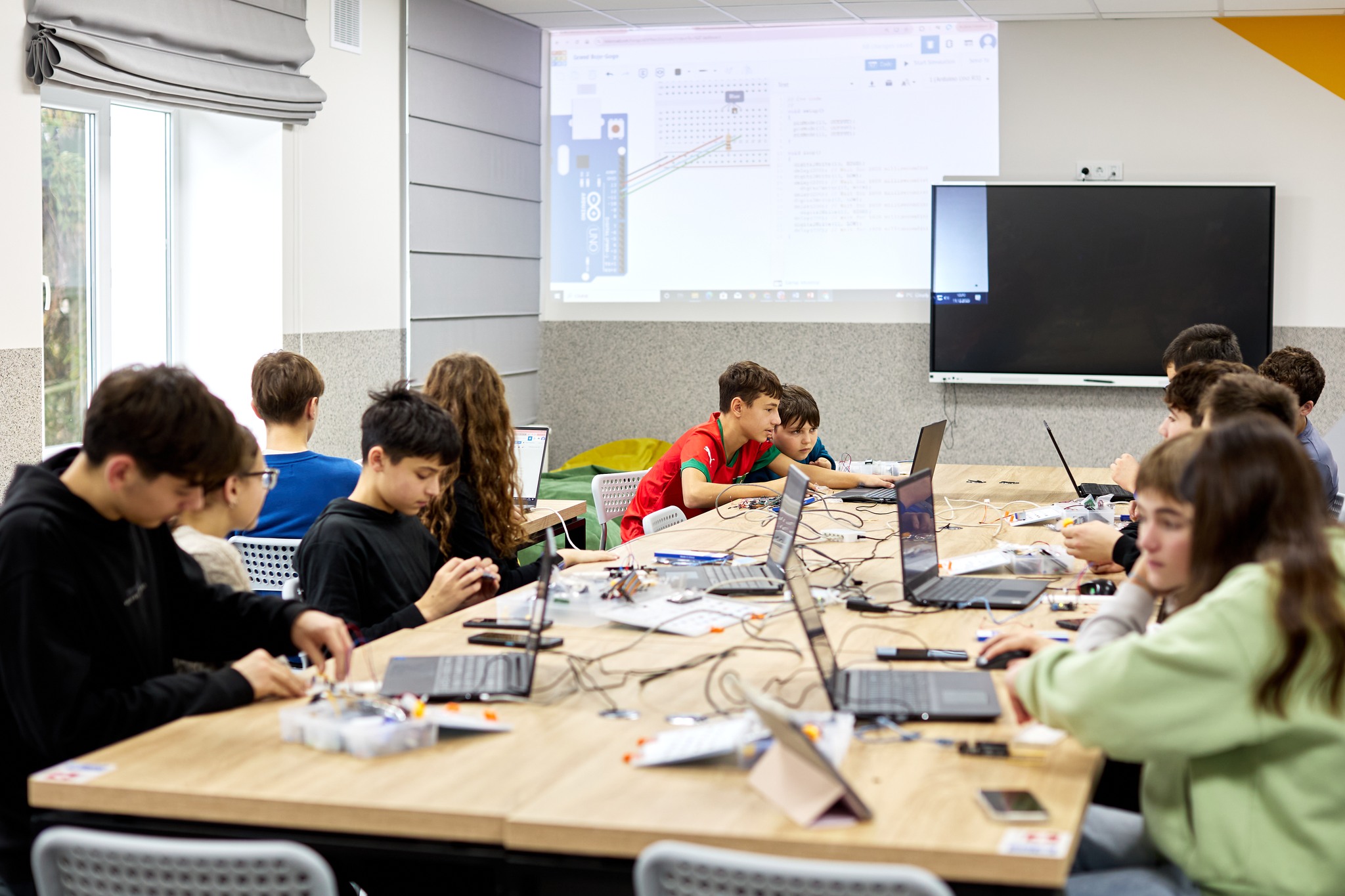 601029773_1287009353471255_303385910499452626_n