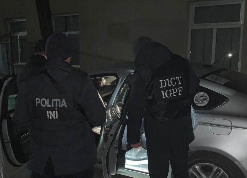 80d8c116-1e0e-4fb0-9220-e72f2d3b2713