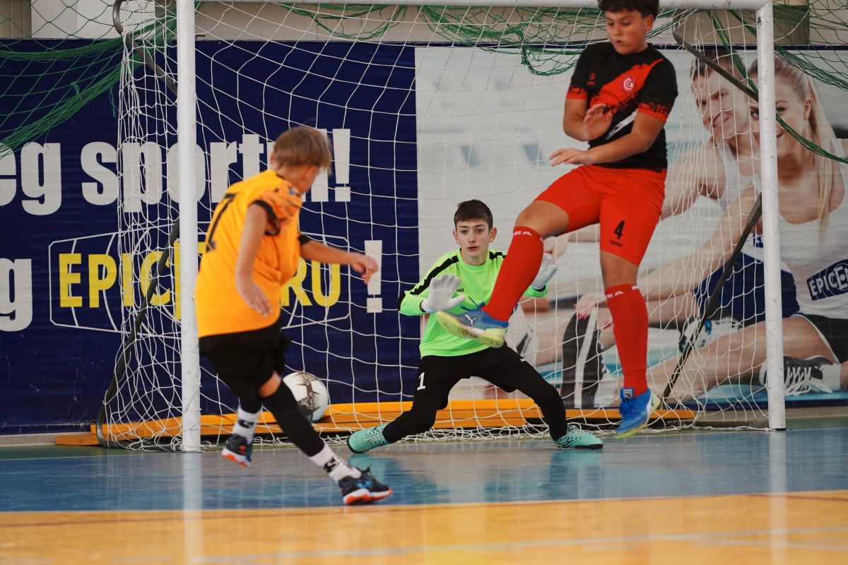 RA607052-15920-1765890759