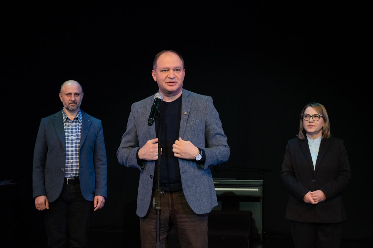 photo_5463090717551956613_y