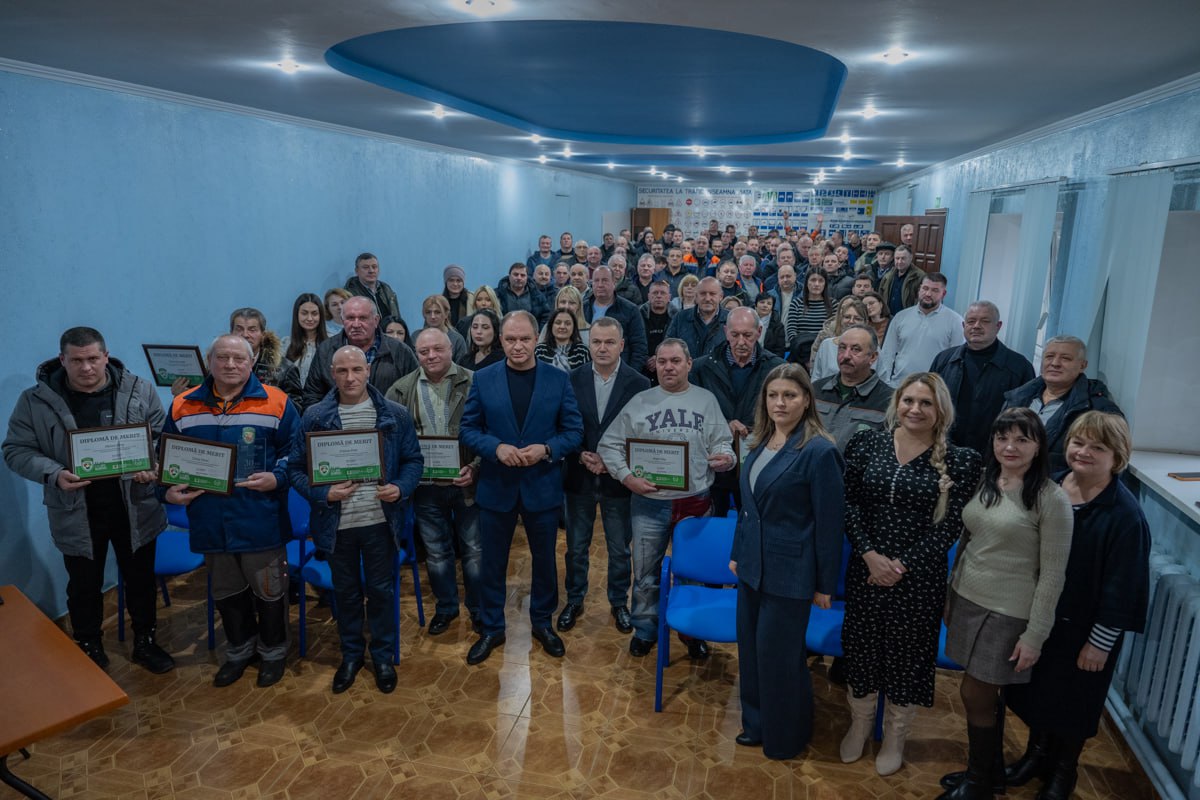 photo_5197634087659704781_y