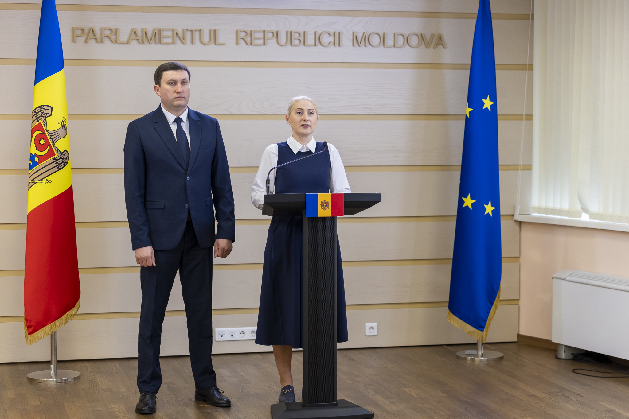 001-briefing-parlament (1)