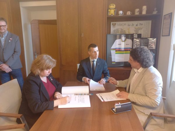 645415740_1289580993232045_8520735489397241308_n