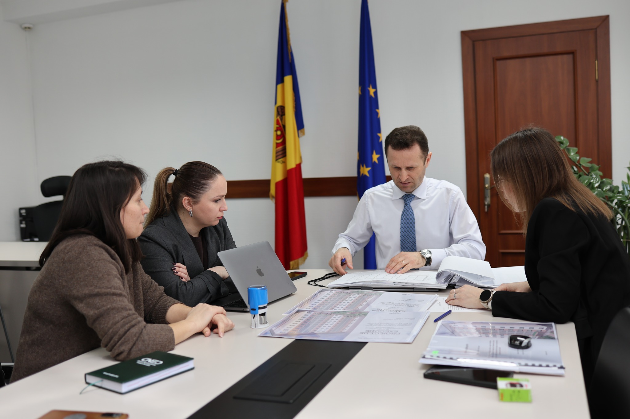 654260547_1252808300289802_8609046867121825384_n