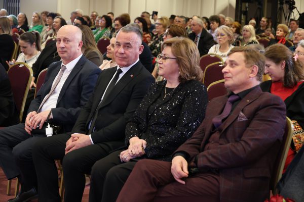 660467026_2395880864255319_6686036693942381048_n