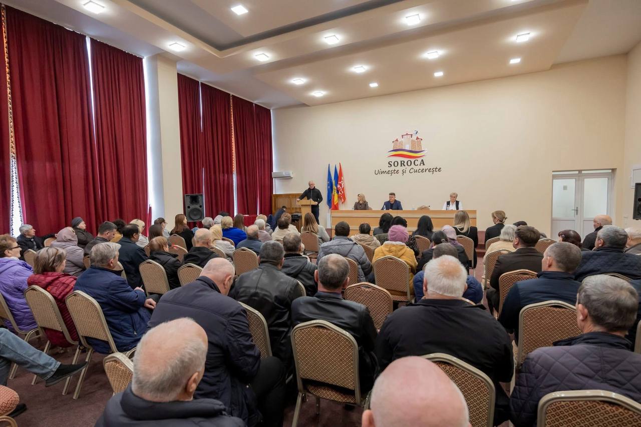 photo_5321247395376993893_y